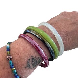 Vintage Glass Bangle Bracelets – Set of 4